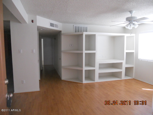 424 West Brown Road, Unit 106 Mesa, AZ 85201 - Photo 2 of 17 Family