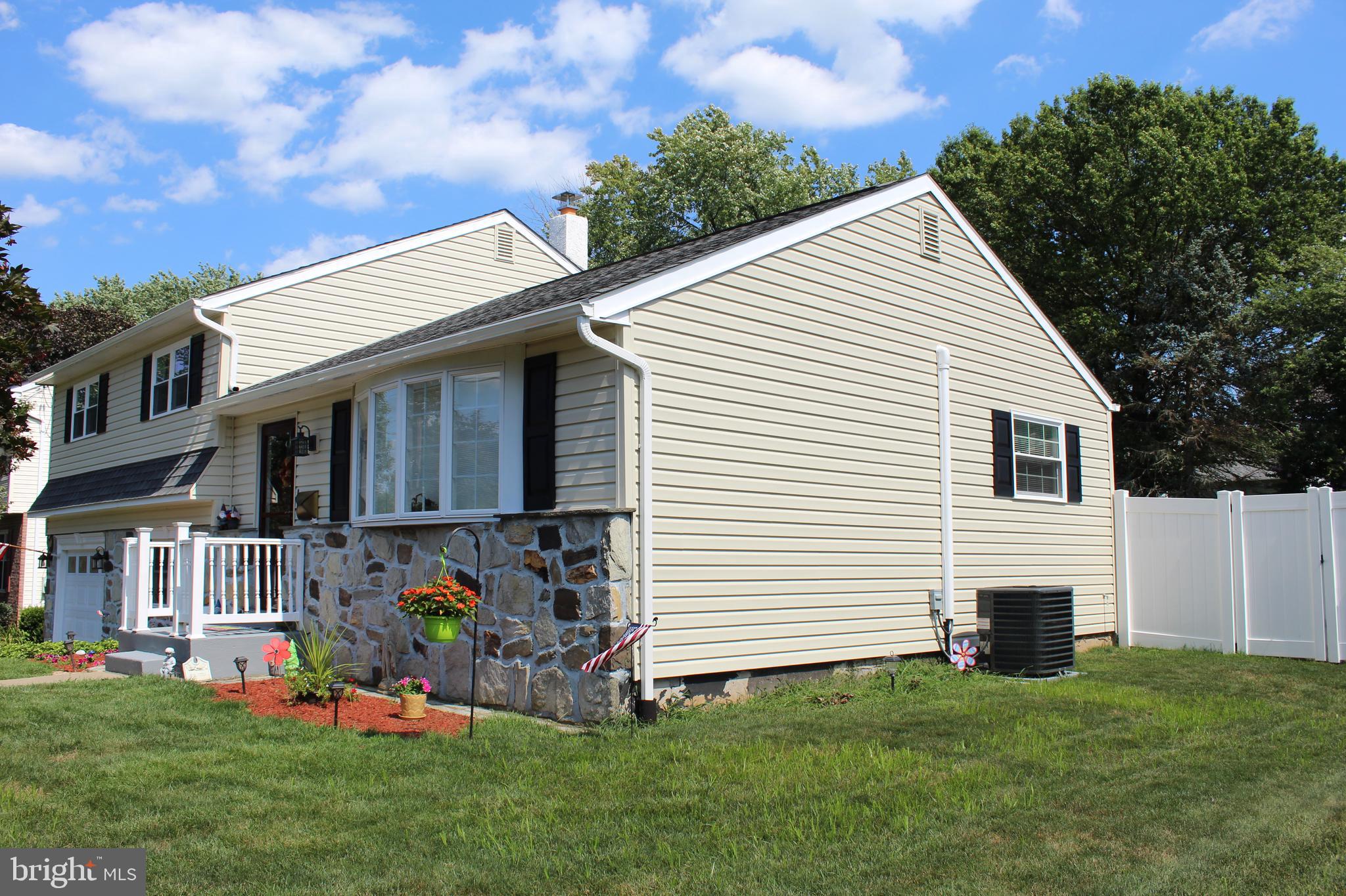 827 Phillips Road Warminster, PA 18974 - Photo 2 of 37 Gallery Image 2