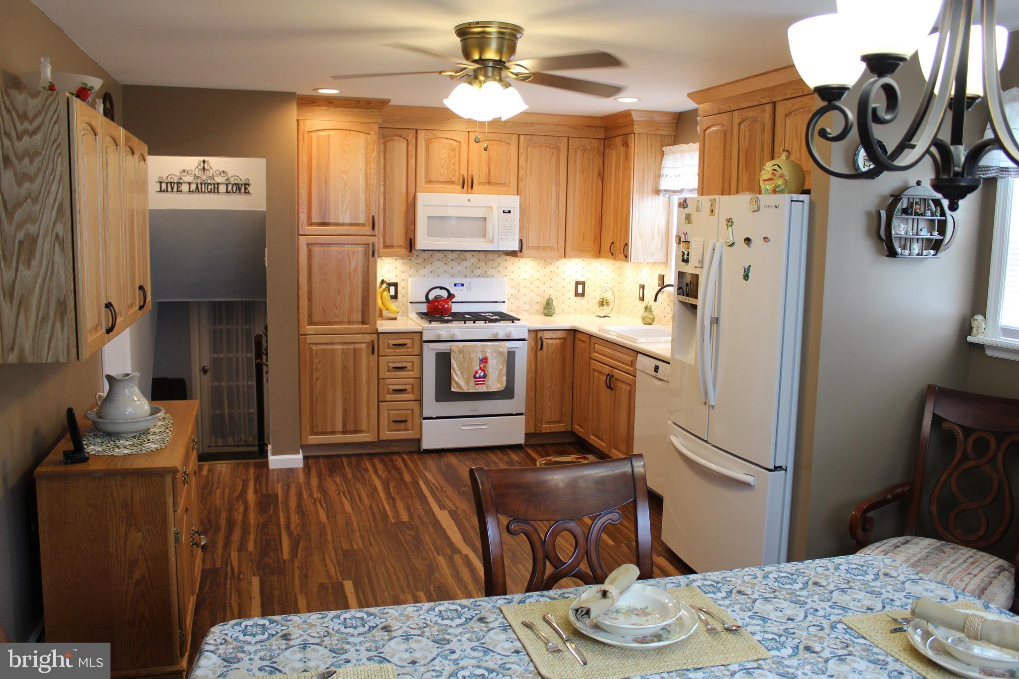 827 Phillips Road Warminster, PA 18974 - Photo 13 of 37 Gallery Image 13