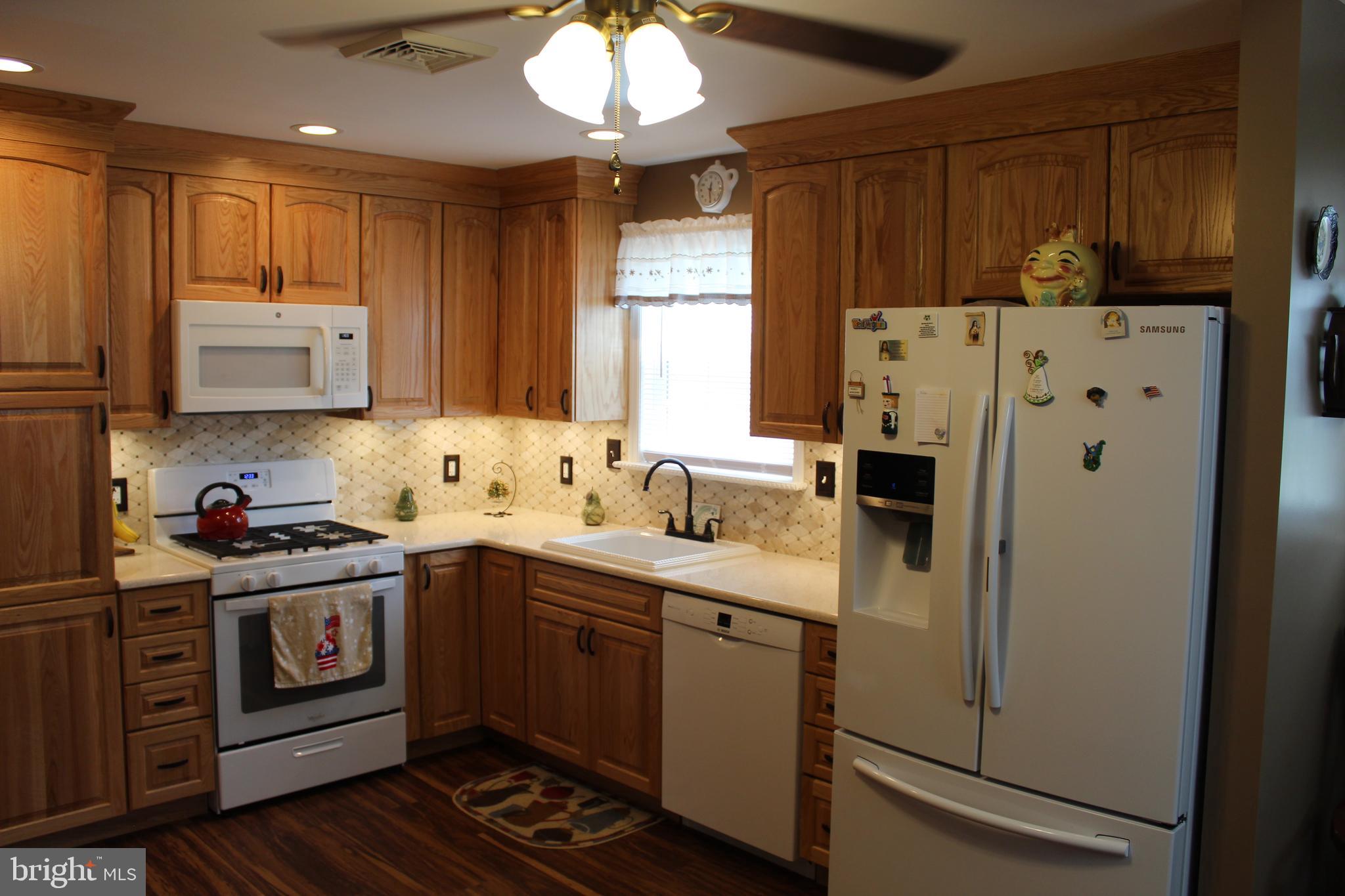 827 Phillips Road Warminster, PA 18974 - Photo 14 of 37 Gallery Image 14