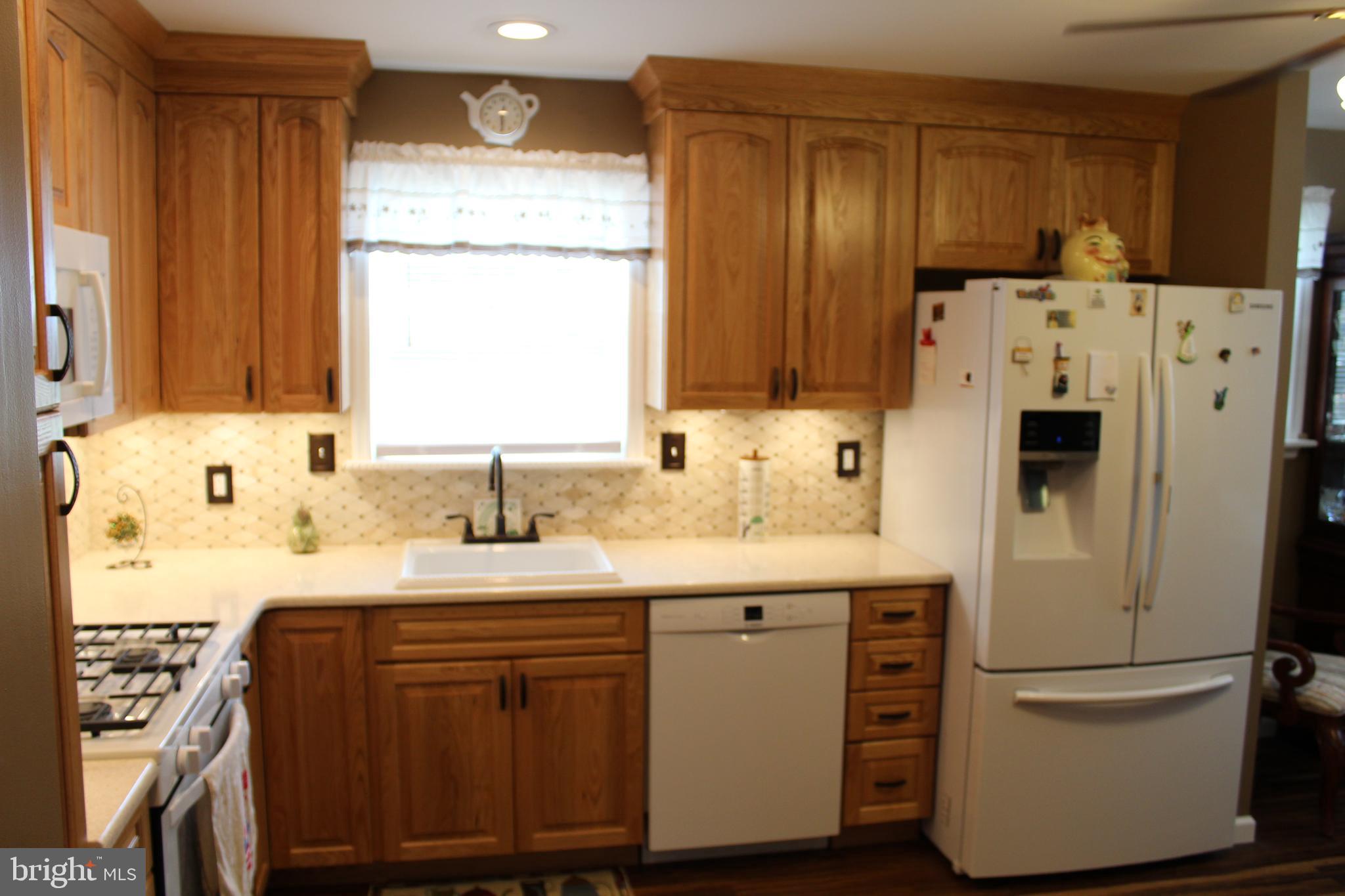 827 Phillips Road Warminster, PA 18974 - Photo 15 of 37 Gallery Image 15