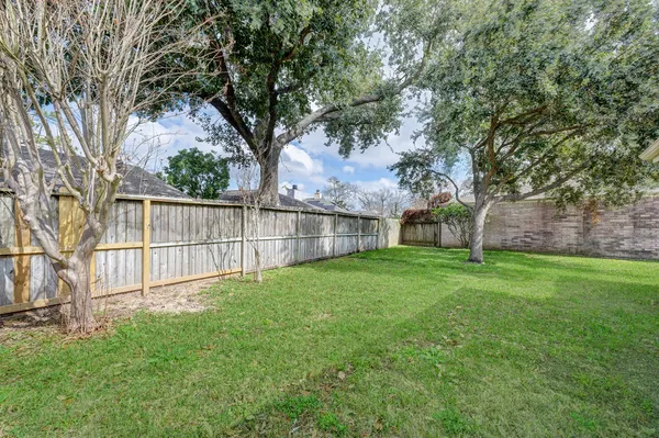 $1,900 | 18506 Glen Briar Lane, Houston, TX 77084