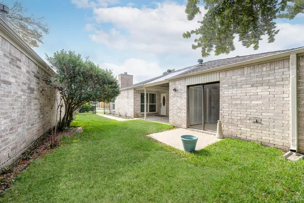 $1,900 | 18506 Glen Briar Lane, Houston, TX 77084
