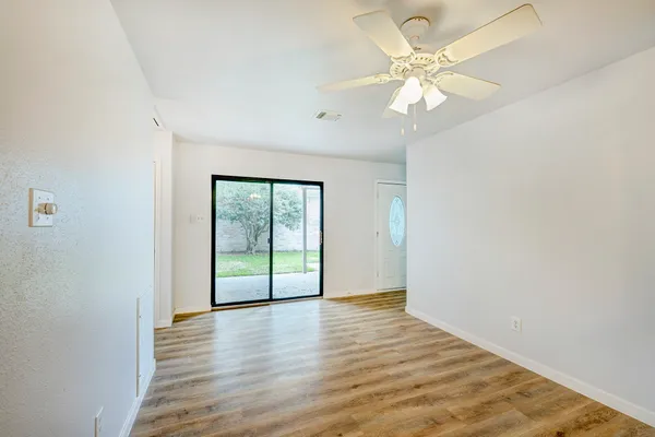 $1,900 | 18506 Glen Briar Lane, Houston, TX 77084