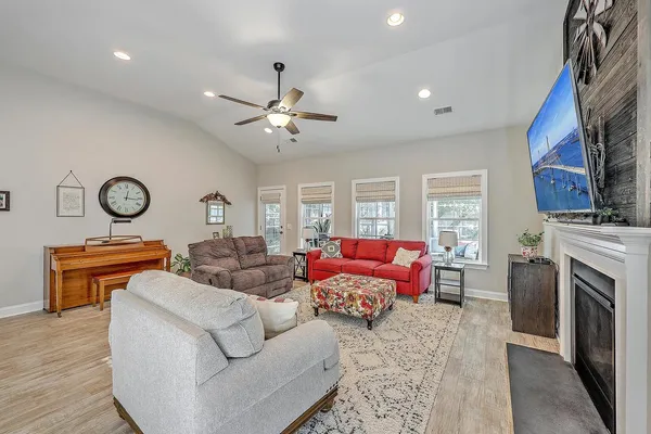 $4,500 | 1044 Pigeon Point, Johns Island, SC 29455
