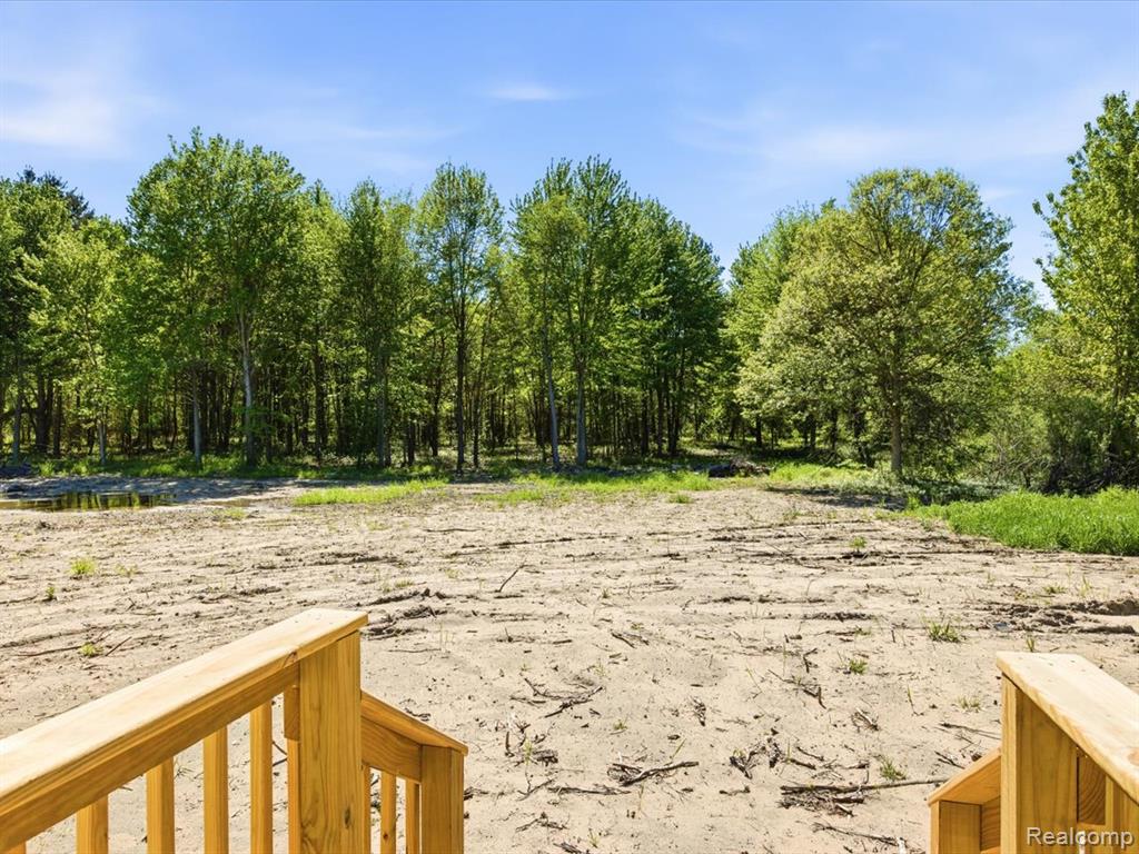 2941 Beach Road Port Huron, MI 48060 - Photo 5 of 30