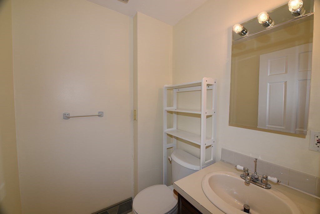 25 Reservoir Road, Unit C2 Pembroke, MA 02359 - Photo 23 of 32 Gallery Image 23