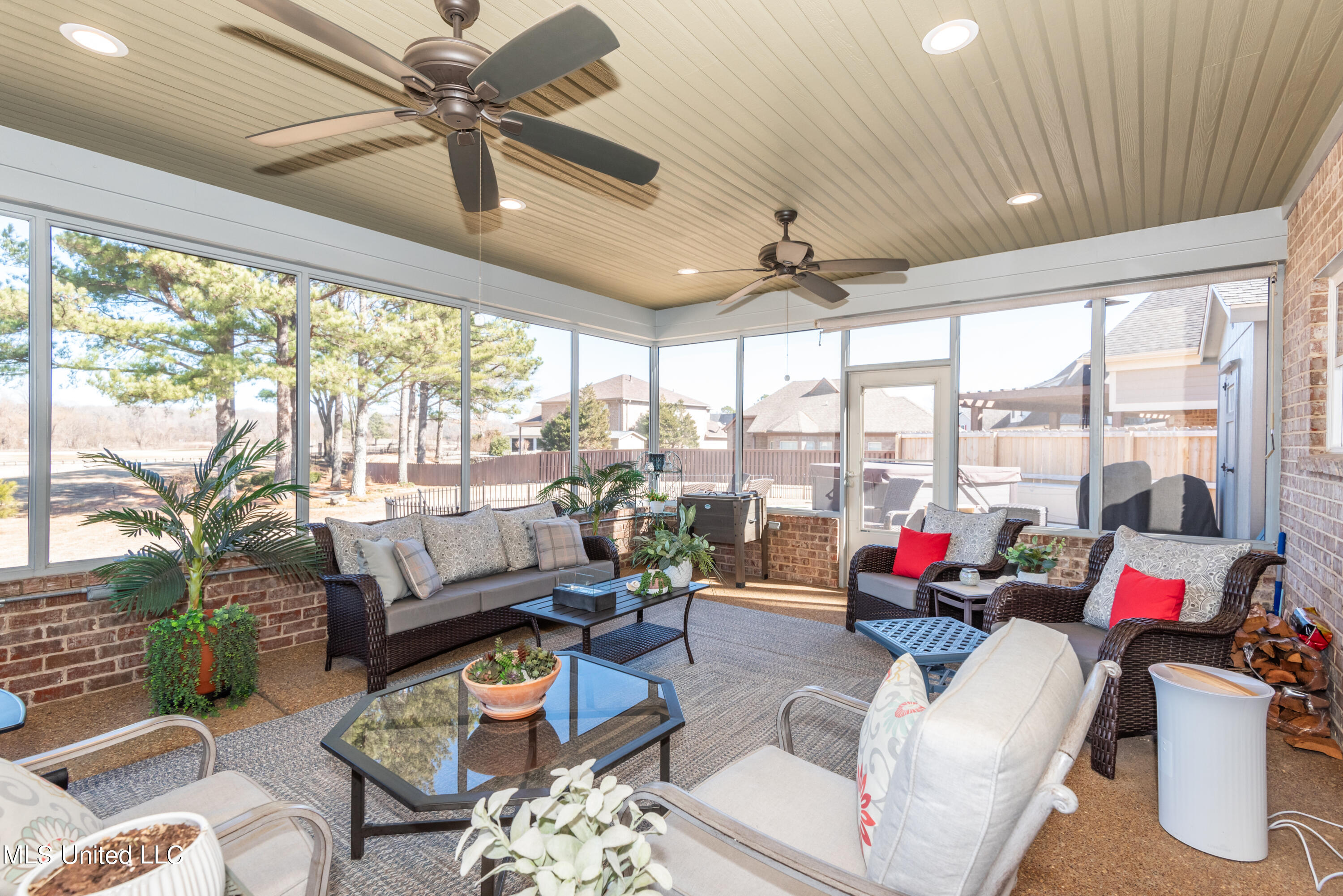 5254 Nail Road, Unit E Olive Branch, MS 38654 - Photo 24 of 34 21x17 ft Screened Porch