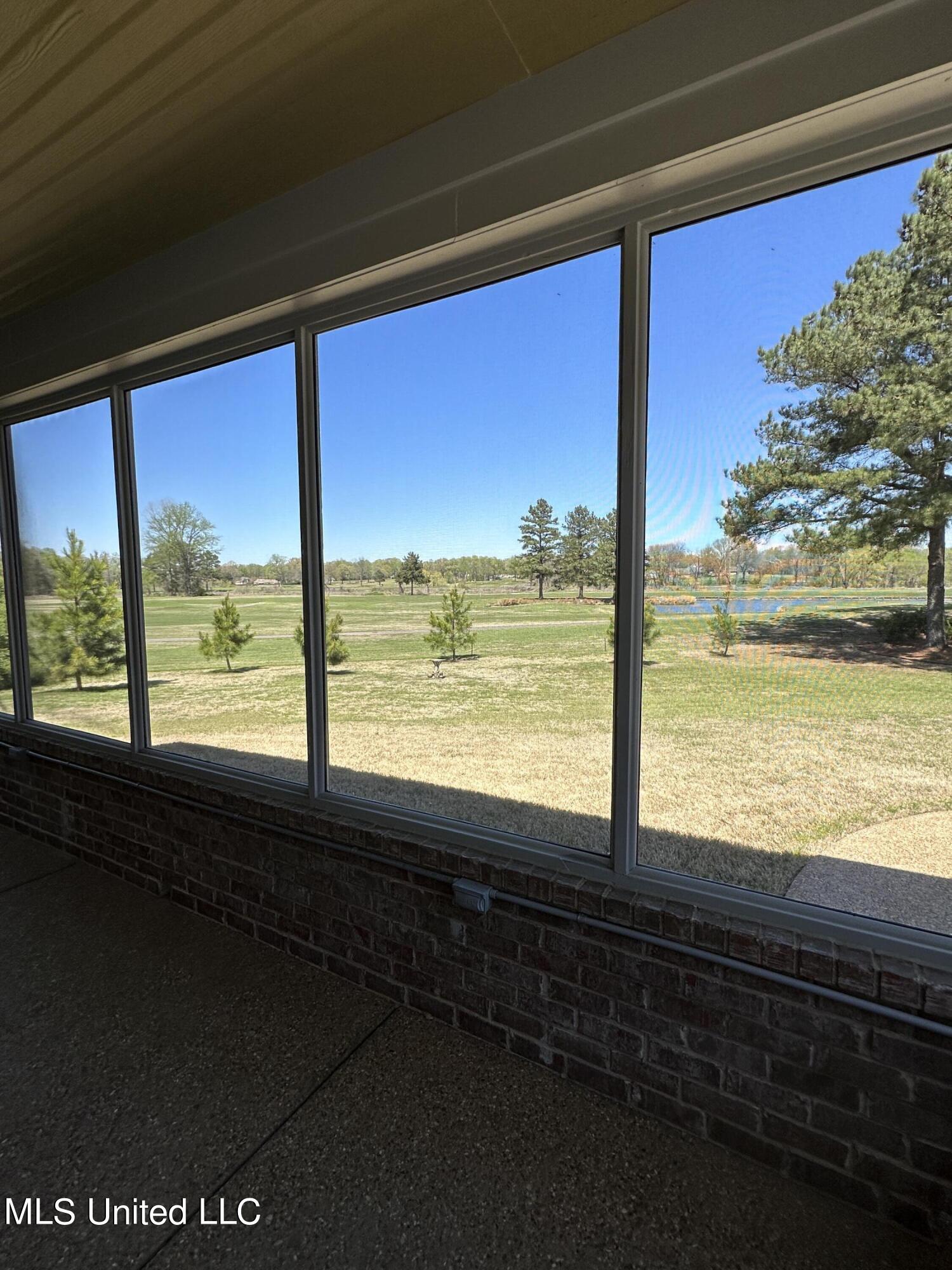 5254 Nail Road, Unit E Olive Branch, MS 38654 - Photo 34 of 34 Screen room view