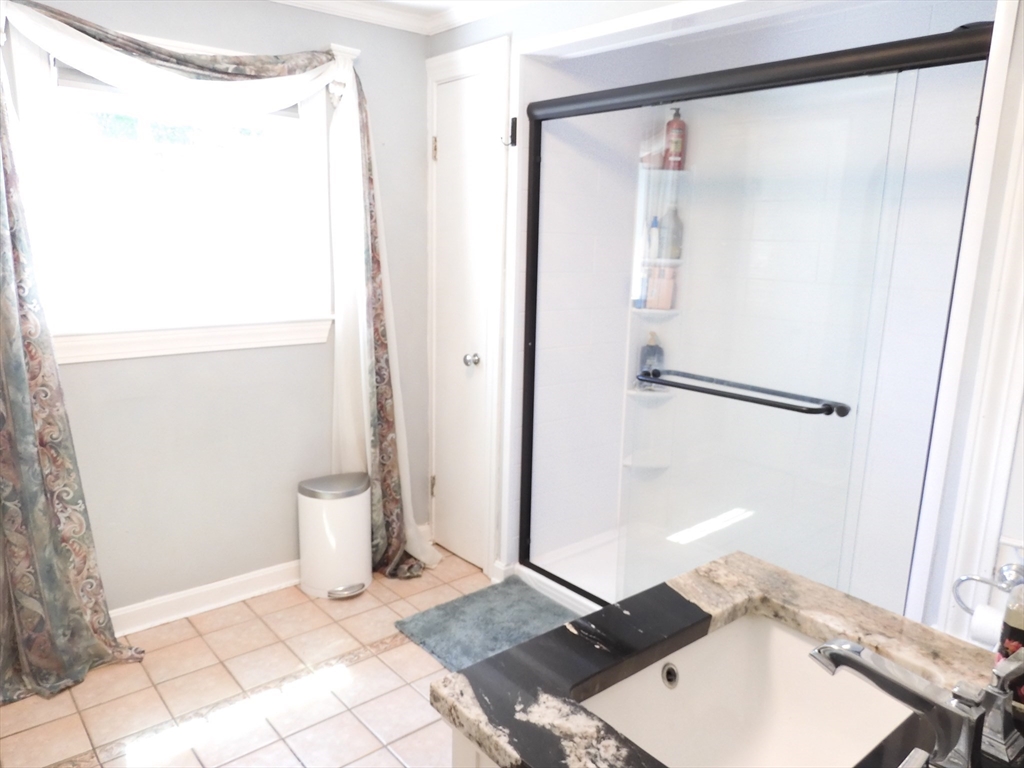 46 Tudor Street Methuen, MA 01844 - Photo 19 of 38