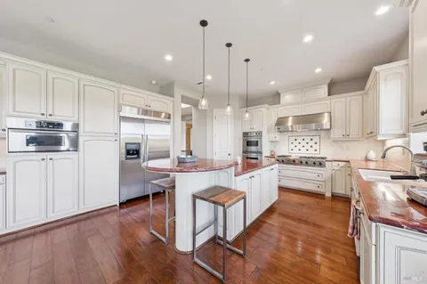 $2,300,000 | 115 Stone Tree Lane, Novato, CA 94945
