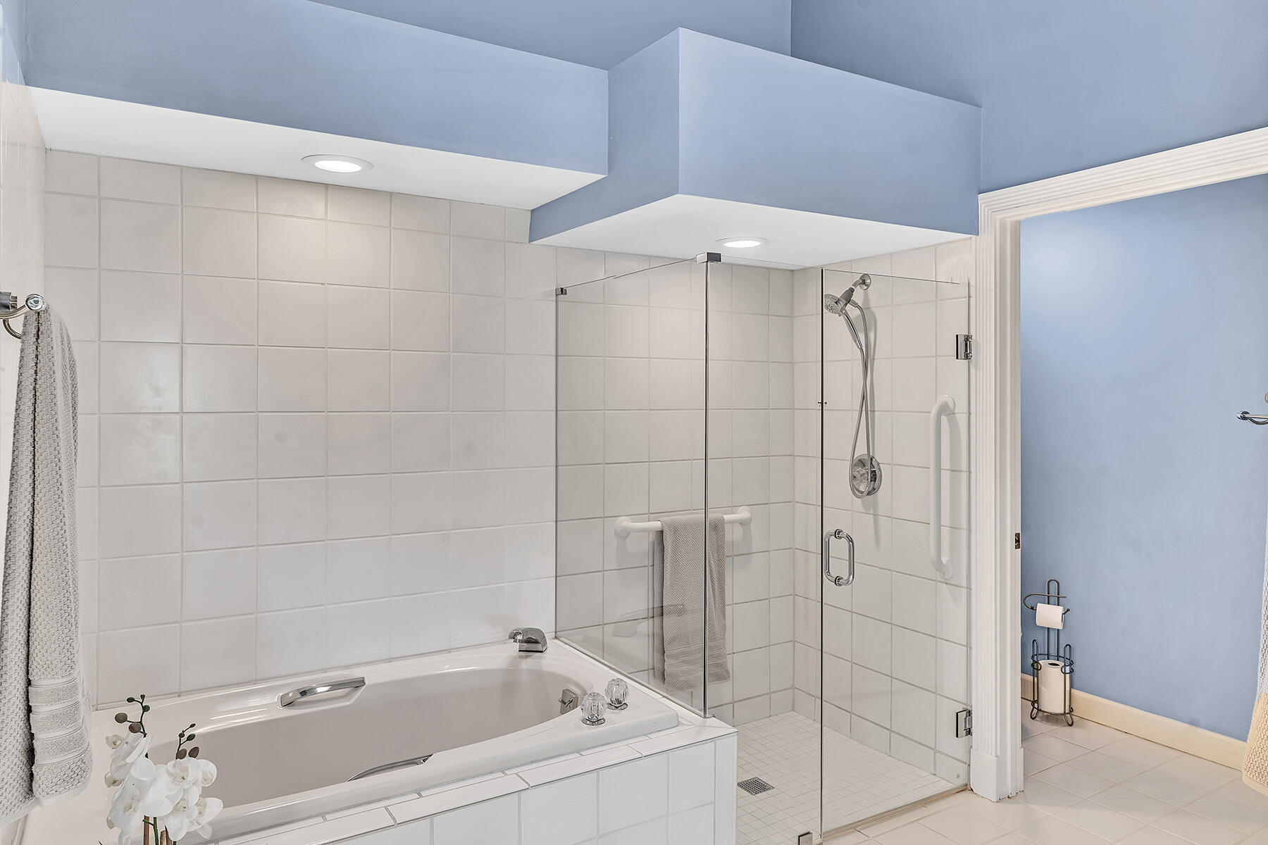 7417 Campo Florido Boca Raton, FL 33433 - Photo 29 of 74 Separate Tub & Shower