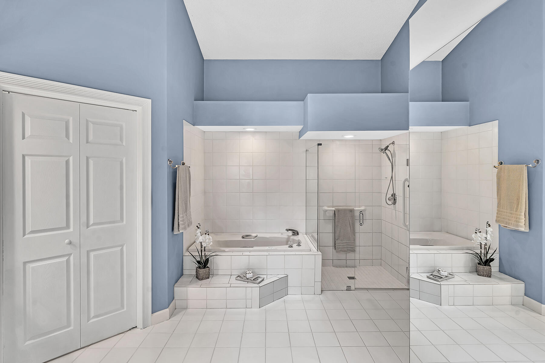 7417 Campo Florido Boca Raton, FL 33433 - Photo 32 of 74 Large Primary Bath