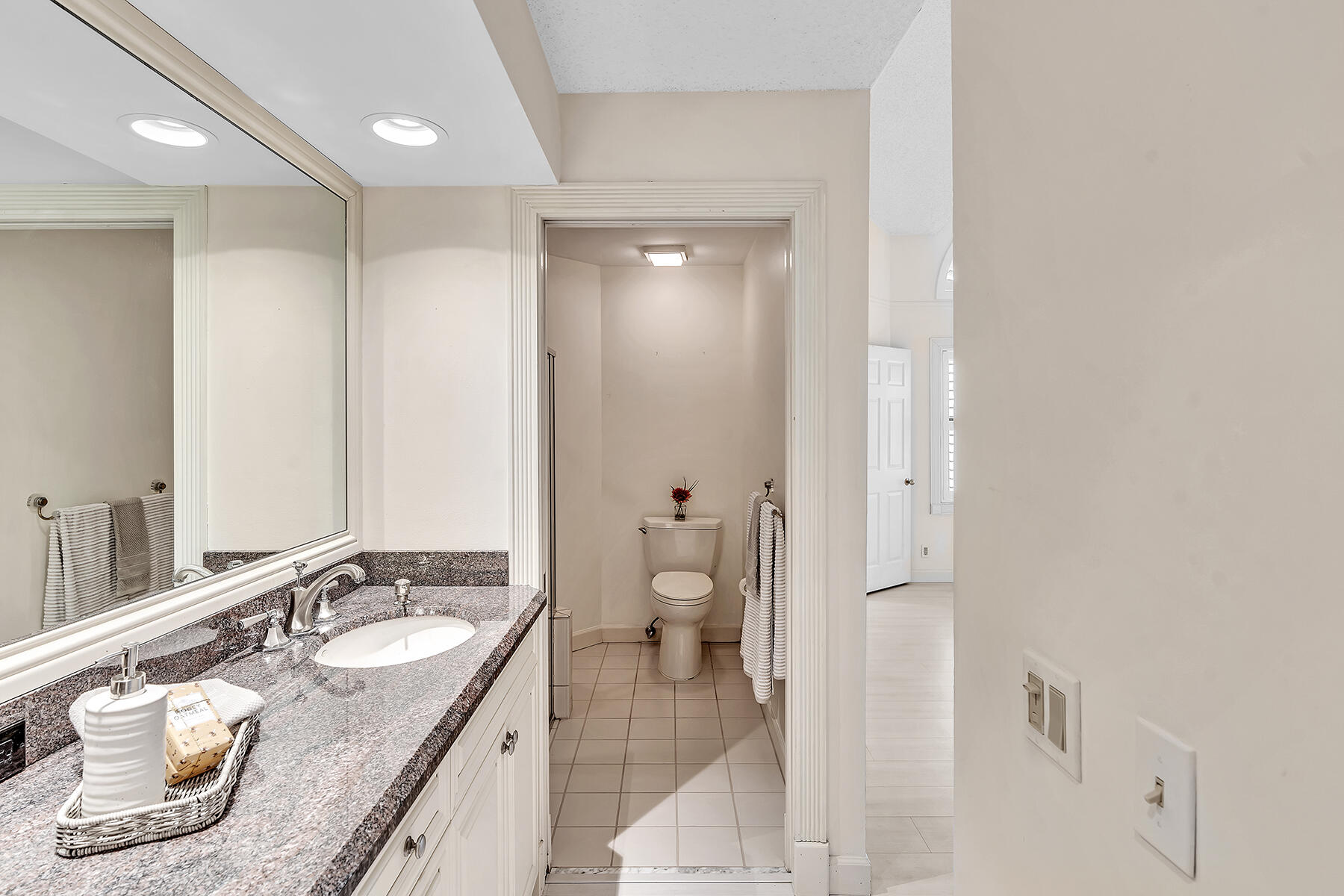 7417 Campo Florido Boca Raton, FL 33433 - Photo 38 of 74 2nd Bathroom