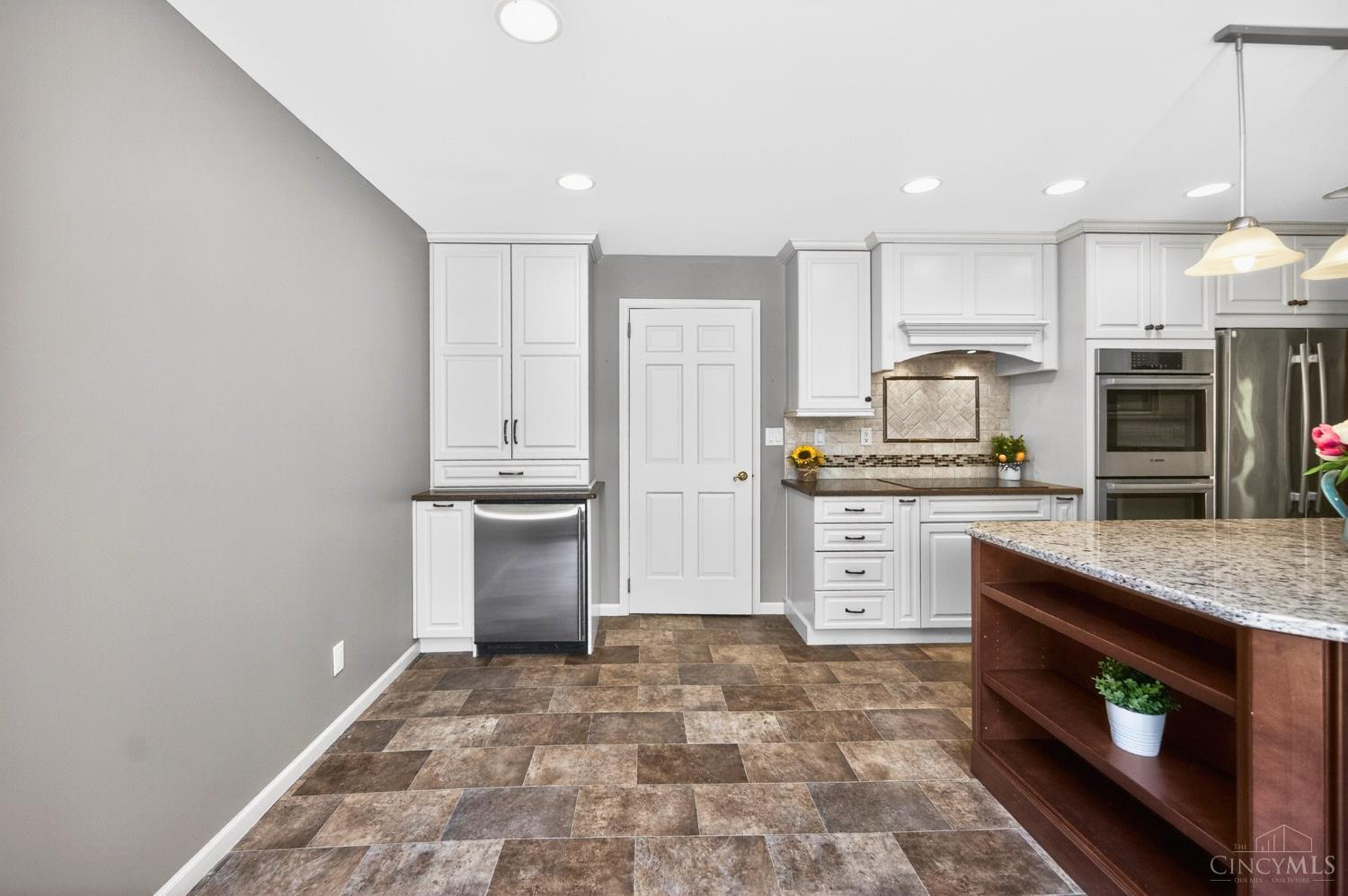 1751 Oregonia Road Lebanon, OH 45036 - Photo 7 of 58 Can you picture a cafe table for eat in kitchen?