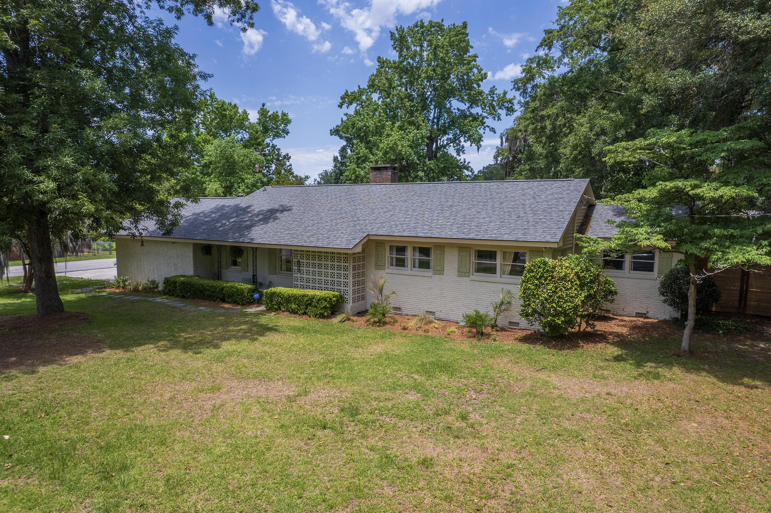 1350 Mosstree Road North Charleston, SC 29405 - Photo 40 of 48 Zyndicate1335
