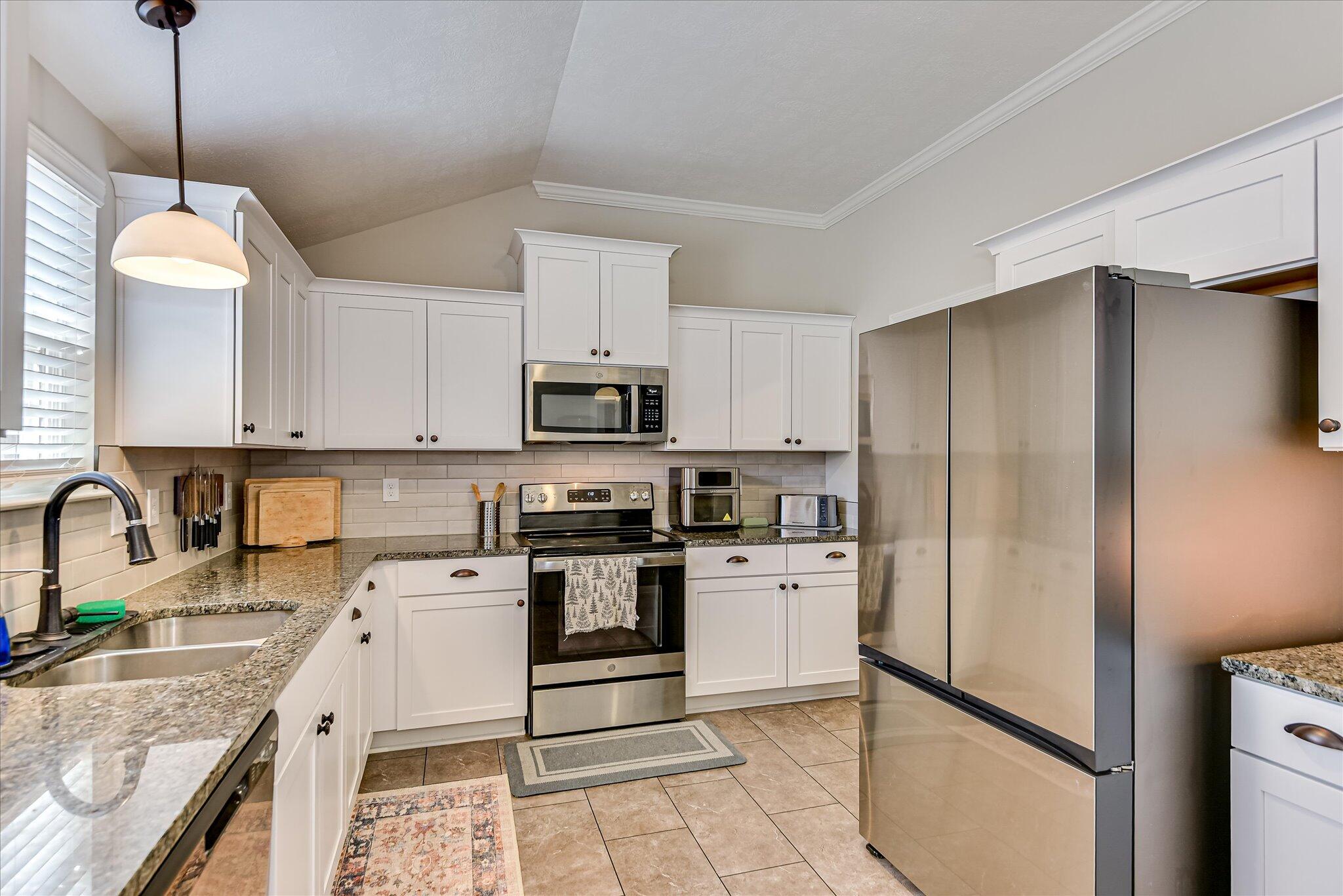 911 Goodale Drive Augusta, GA 30909 - Photo 17 of 47 kitchen
