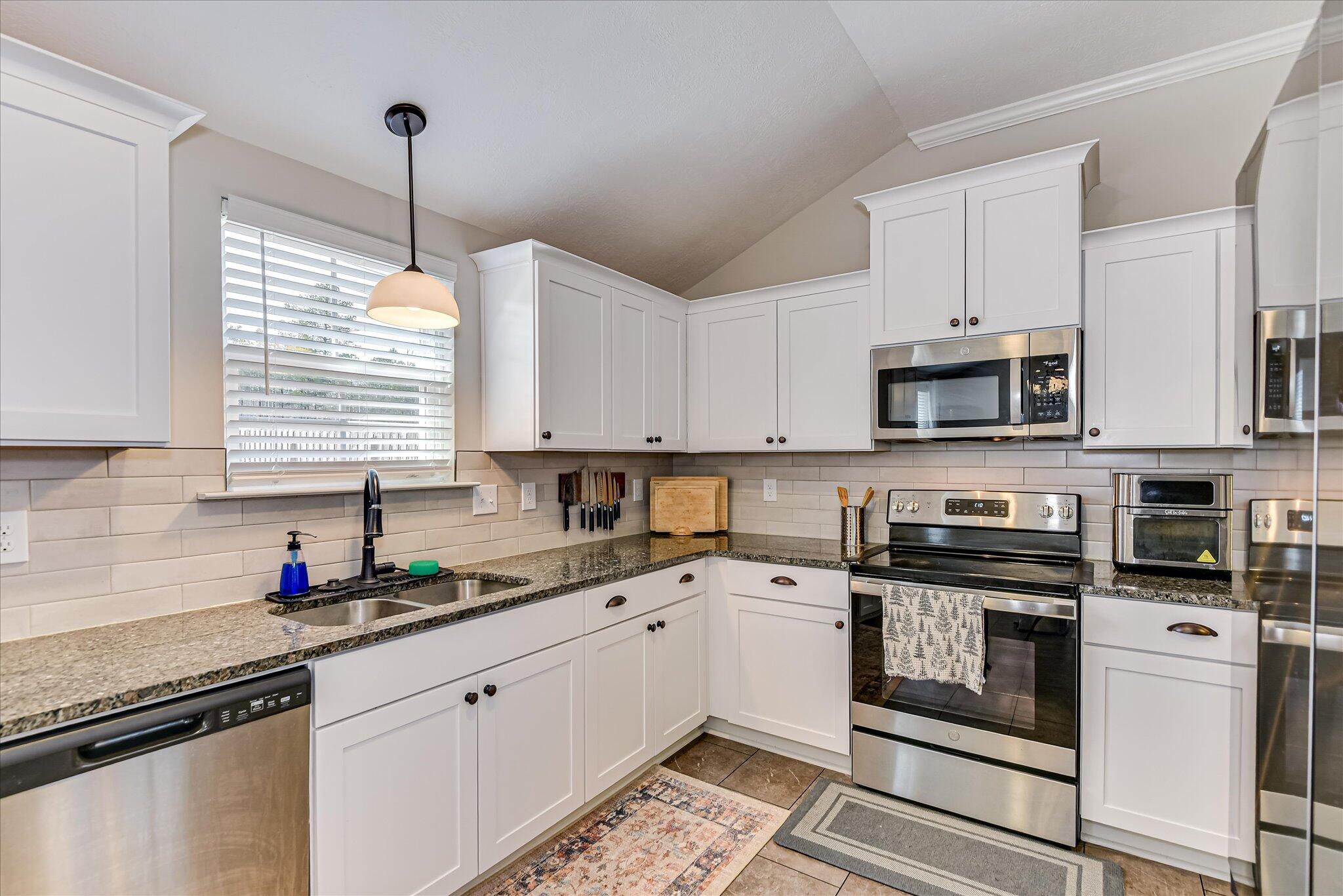 911 Goodale Drive Augusta, GA 30909 - Photo 18 of 47 kitchen