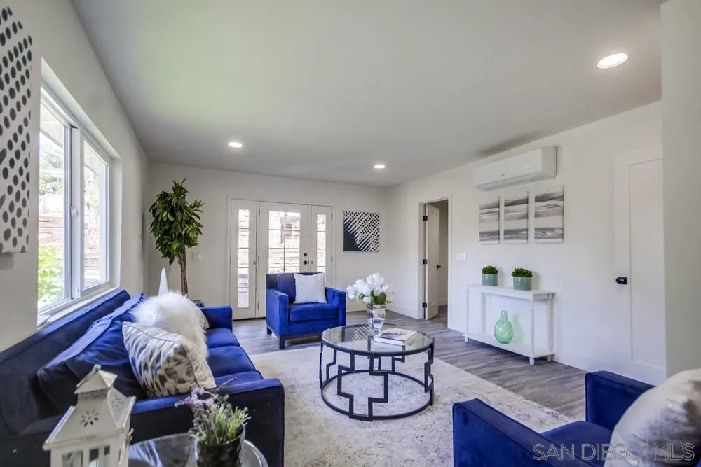 344 Mountain View Road El Cajon, CA 92021 - Photo 14 of 38 a living room with furniture and window