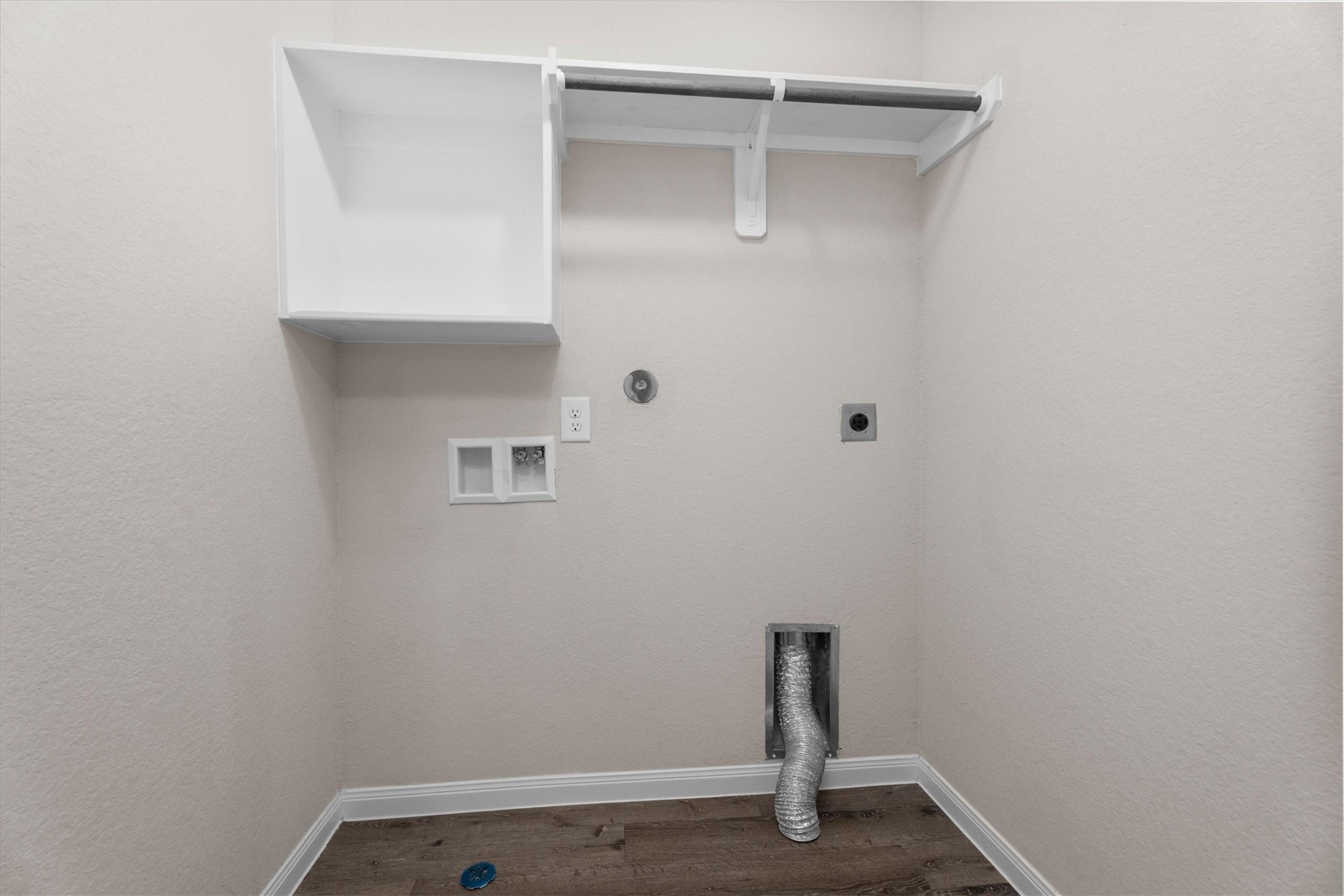 23622 Goodfellow Drive Spring, TX 77373 - Photo 16 of 34 a room with a table and a window