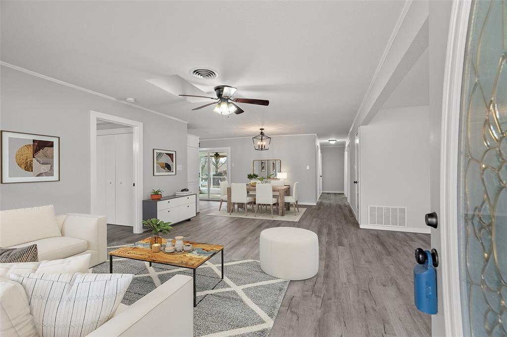 1506 West Main Street Denison, TX 75020 - Photo 4 of 37 This photo has been staged virtually.