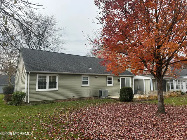 $228,000 | 25 E Rossmoor Drive, Monroe Township, NJ 08831