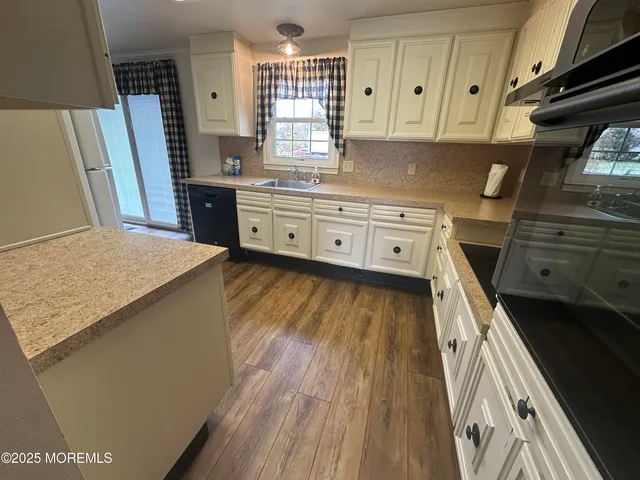 $228,000 | 25 E Rossmoor Drive, Monroe Township, NJ 08831