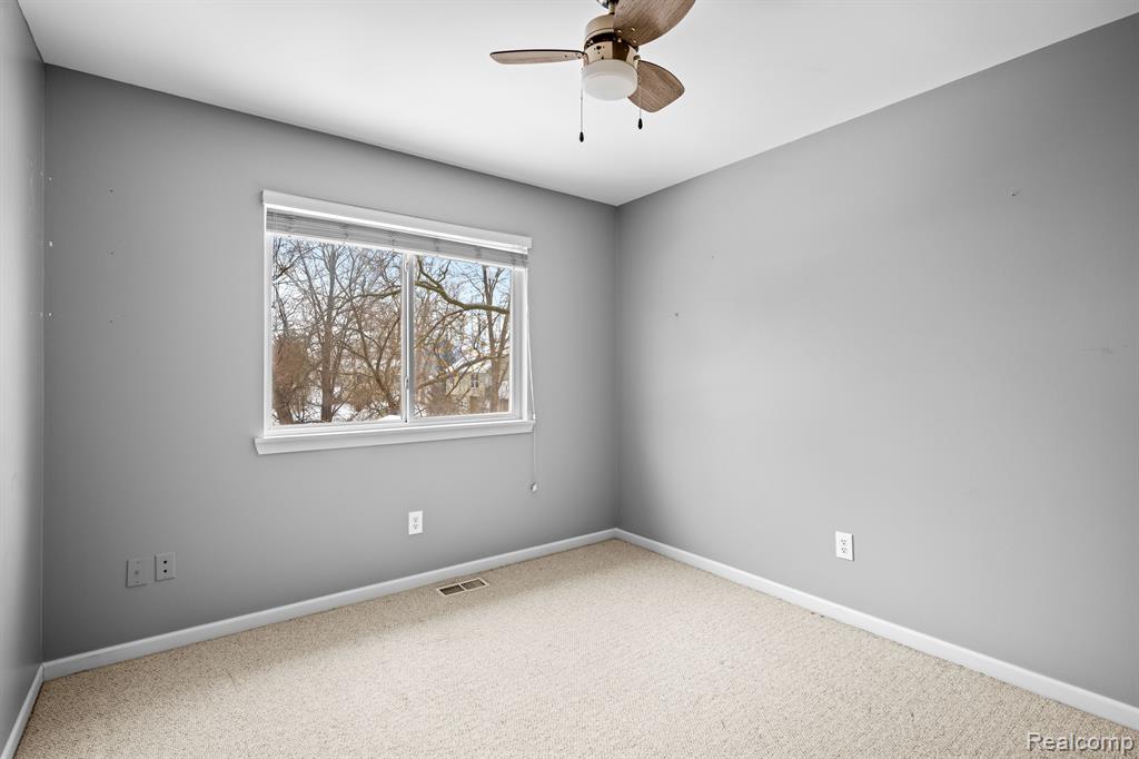 1307 South Cass Lake Road Waterford, MI 48328 - Photo 37 of 43