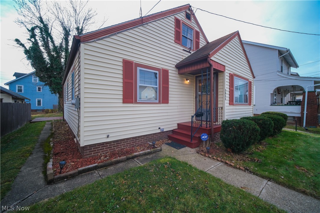 3032 9th Street Southwest Canton, OH 44710 - Photo 2 of 18