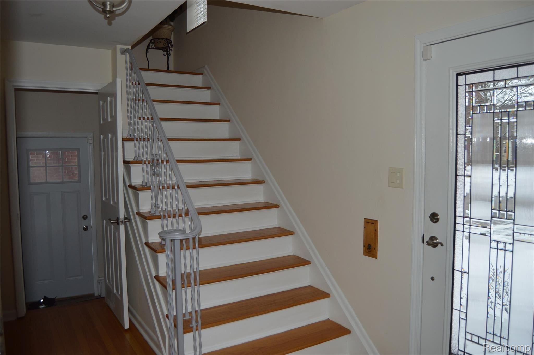 1726 Newcastle Road Grosse Pointe, MI 48236 - Photo 15 of 23 DSC_0111.JPG