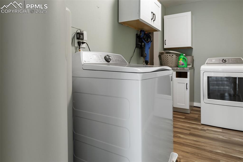 509 Inca Drive Colorado Springs, CO 80911 - Photo 20 of 30 a bathroom with a sink and a mirror