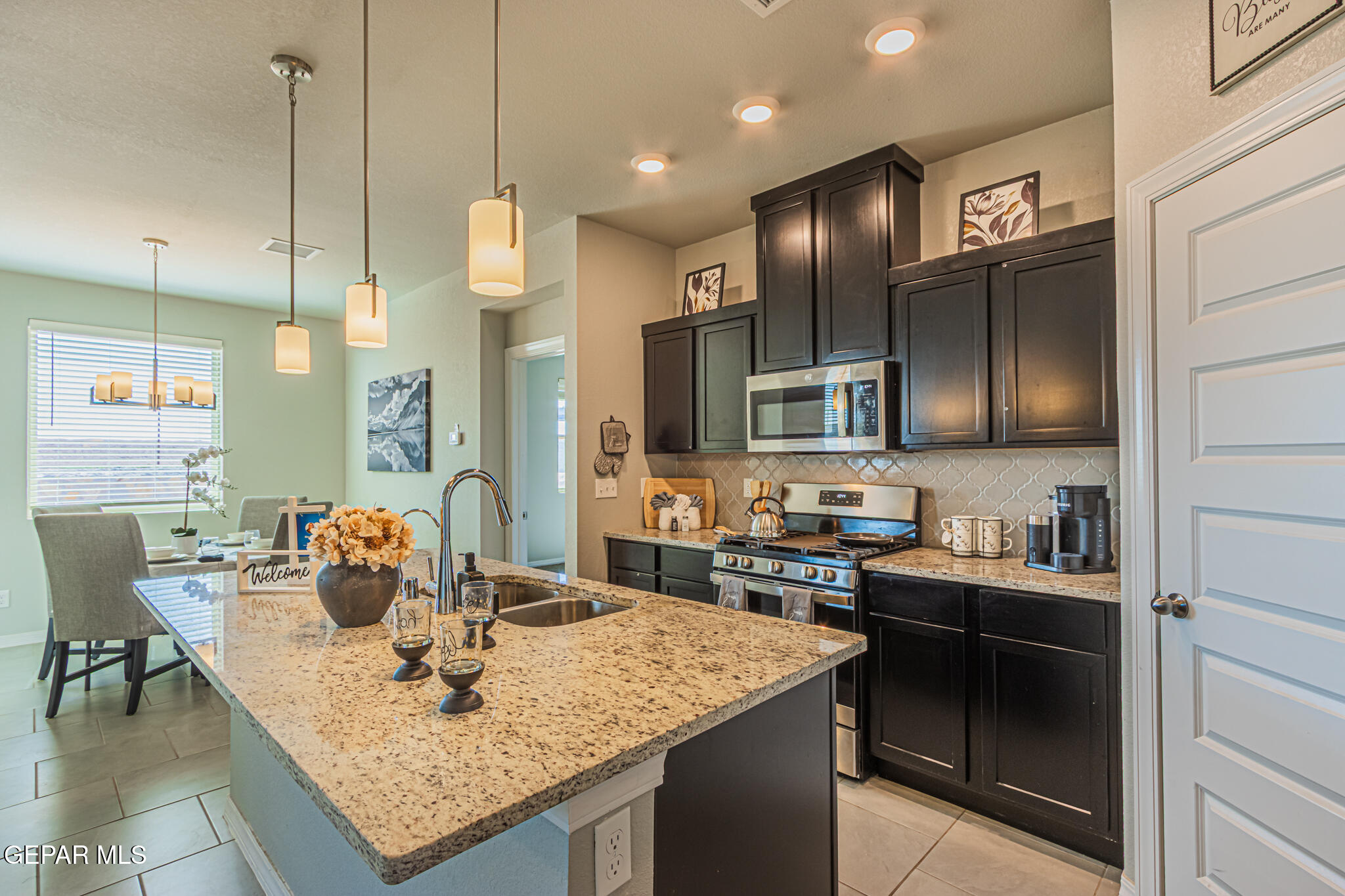 1632 Sam Dominguez El Paso, TX 79928 - Photo 11 of 34 Kitchen