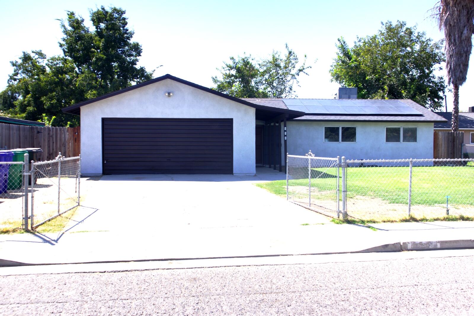 558 Perry Avenue Corcoran, CA 93212 - Photo 6 of 42 editFront 2