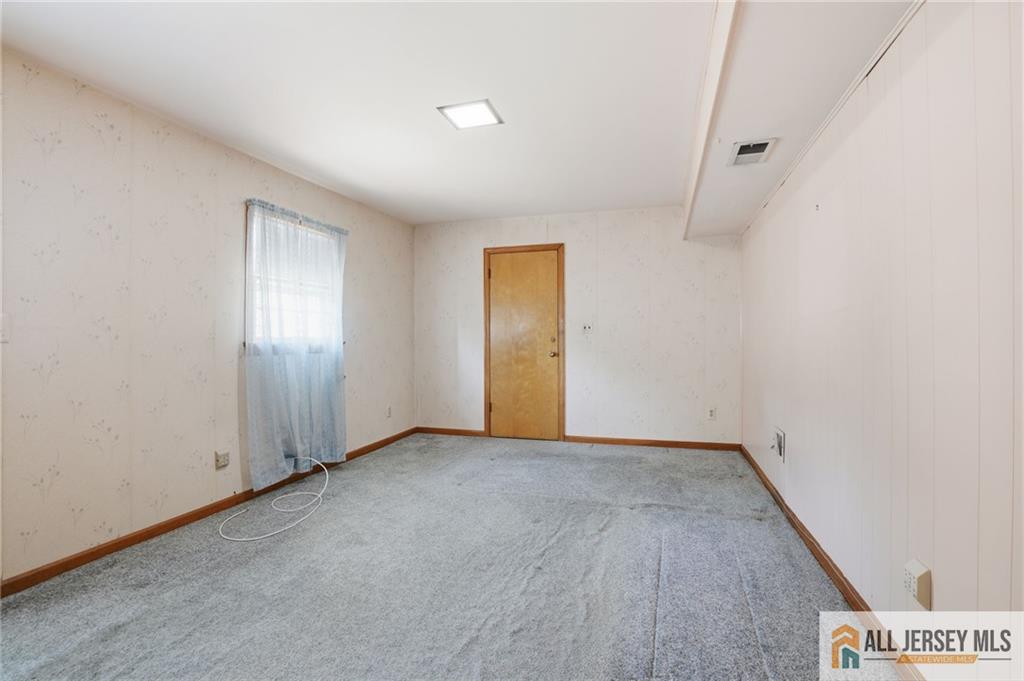 11 Reo Court Colonia, NJ 07067 - Photo 16 of 33