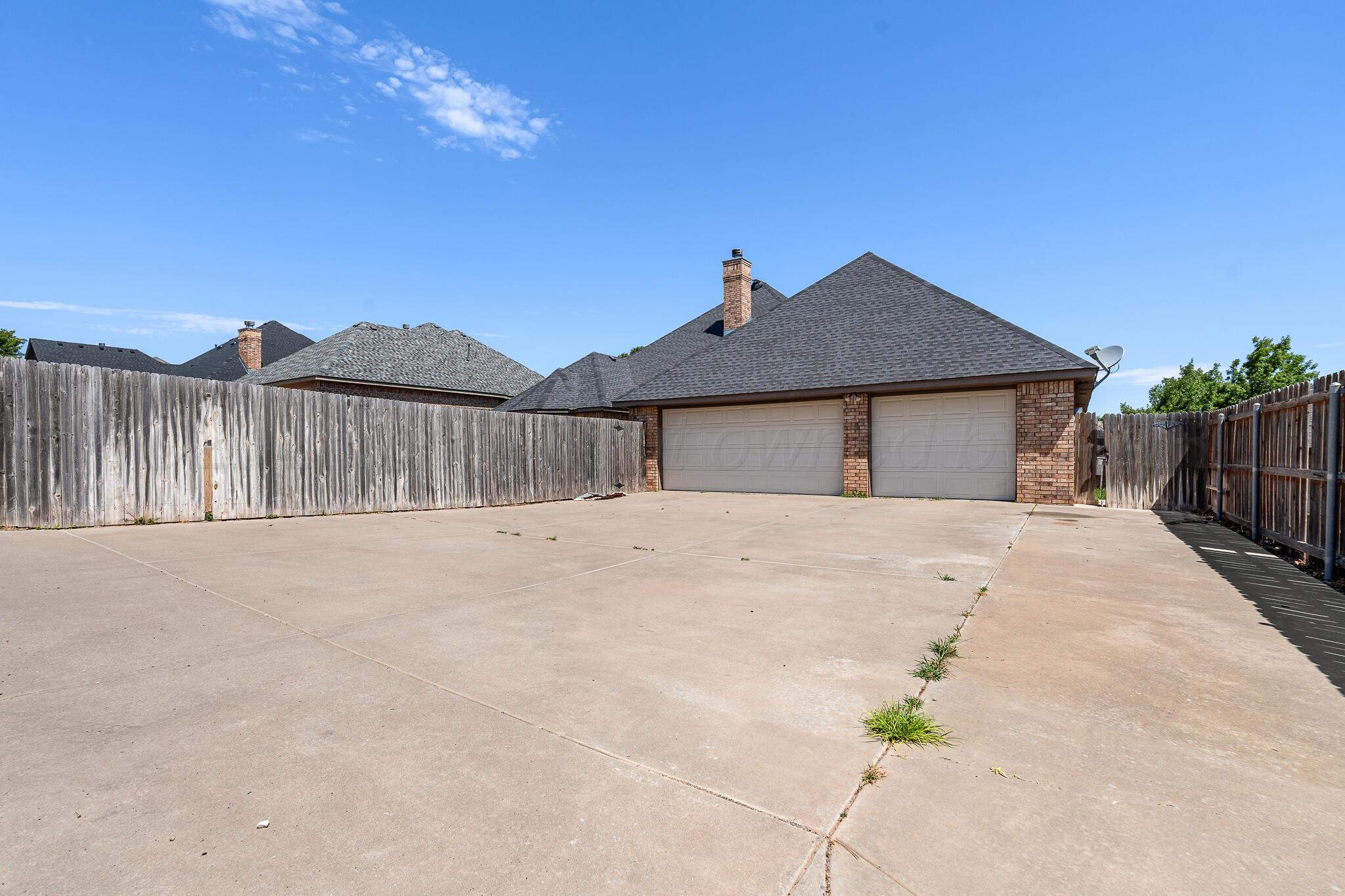 6903 Spring Cherry Lane Amarillo, TX 79124 - Photo 41 of 41 Three Car Garage