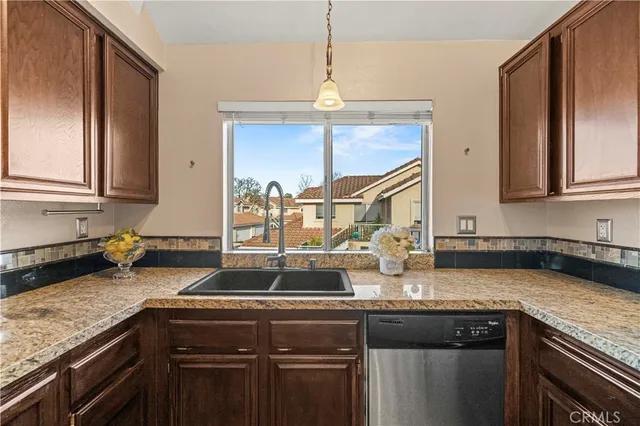 $685,000 | 440 Huyler Lane, Unit C, Simi Valley, CA 93065