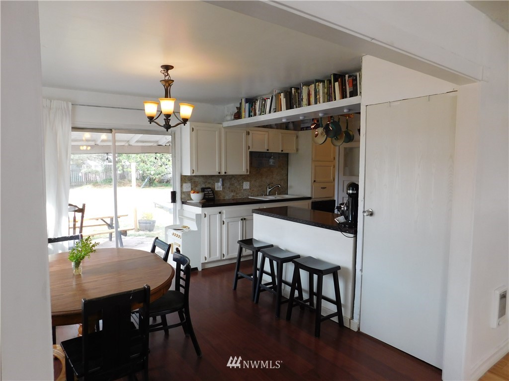 283 Southwest 6th Street Chehalis, WA 98532 - Photo 5 of 17 Gallery Image 5