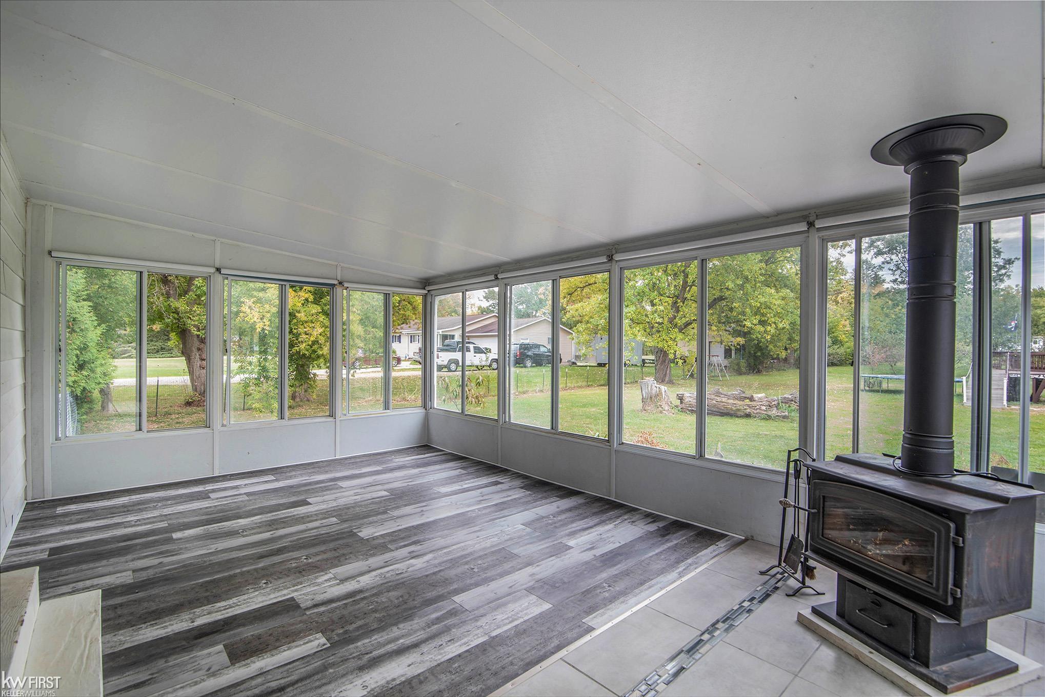 7048 Lapeer Road Davison, MI 48423 - Photo 10 of 36 50092596-9.JPG