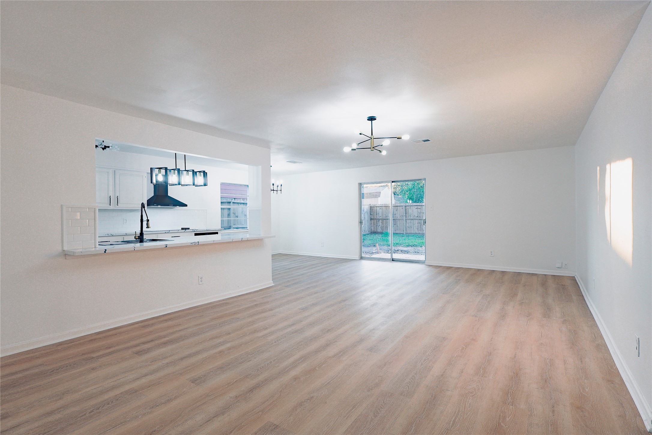 11611 Sagedowne Lane Houston, TX 77089 - Photo 3 of 31