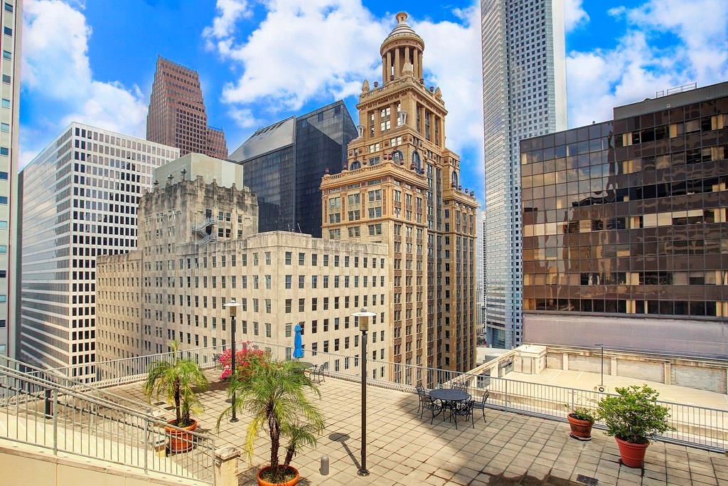 914 Main Street, Unit 1108 Houston, TX 77002 - Photo 13 of 24 a front view of a building