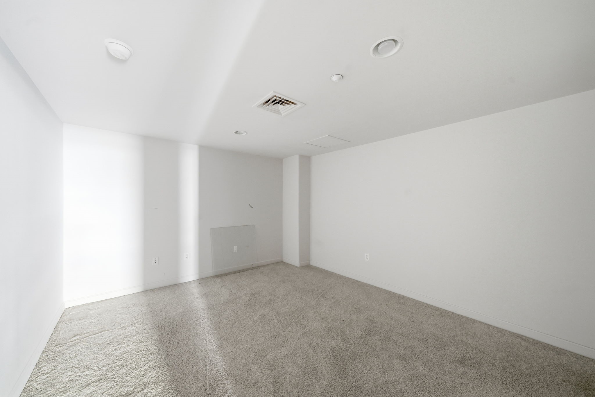 914 Main Street, Unit 1108 Houston, TX 77002 - Photo 8 of 24 a view of an empty room