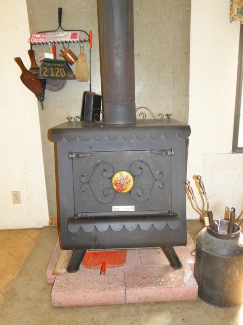 4395 Dick George Road Cave Junction, OR 97523 - Photo 6 of 40 Earth Stove has been cleaned and maintained annually by Smokey's Stoves.