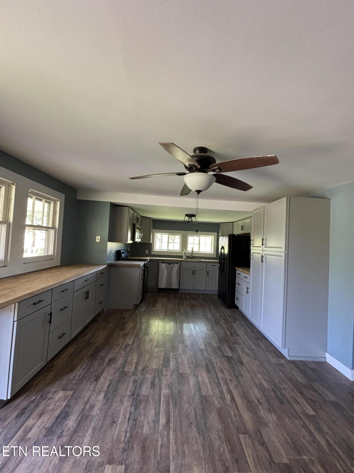 516 Thomas Road Speedwell, TN 37870 - Photo 21 of 37 IMG_8117