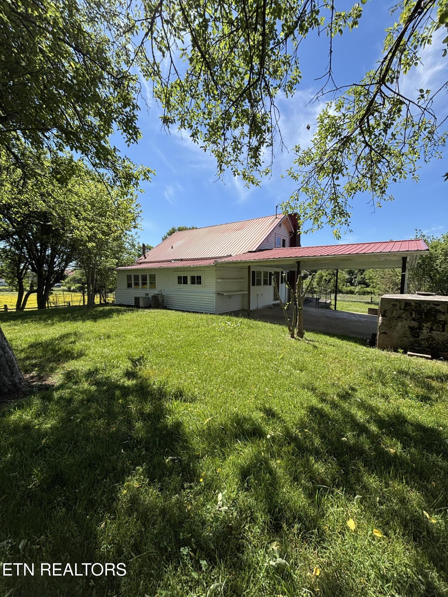 516 Thomas Road Speedwell, TN 37870 - Photo 4 of 37 IMG_8099
