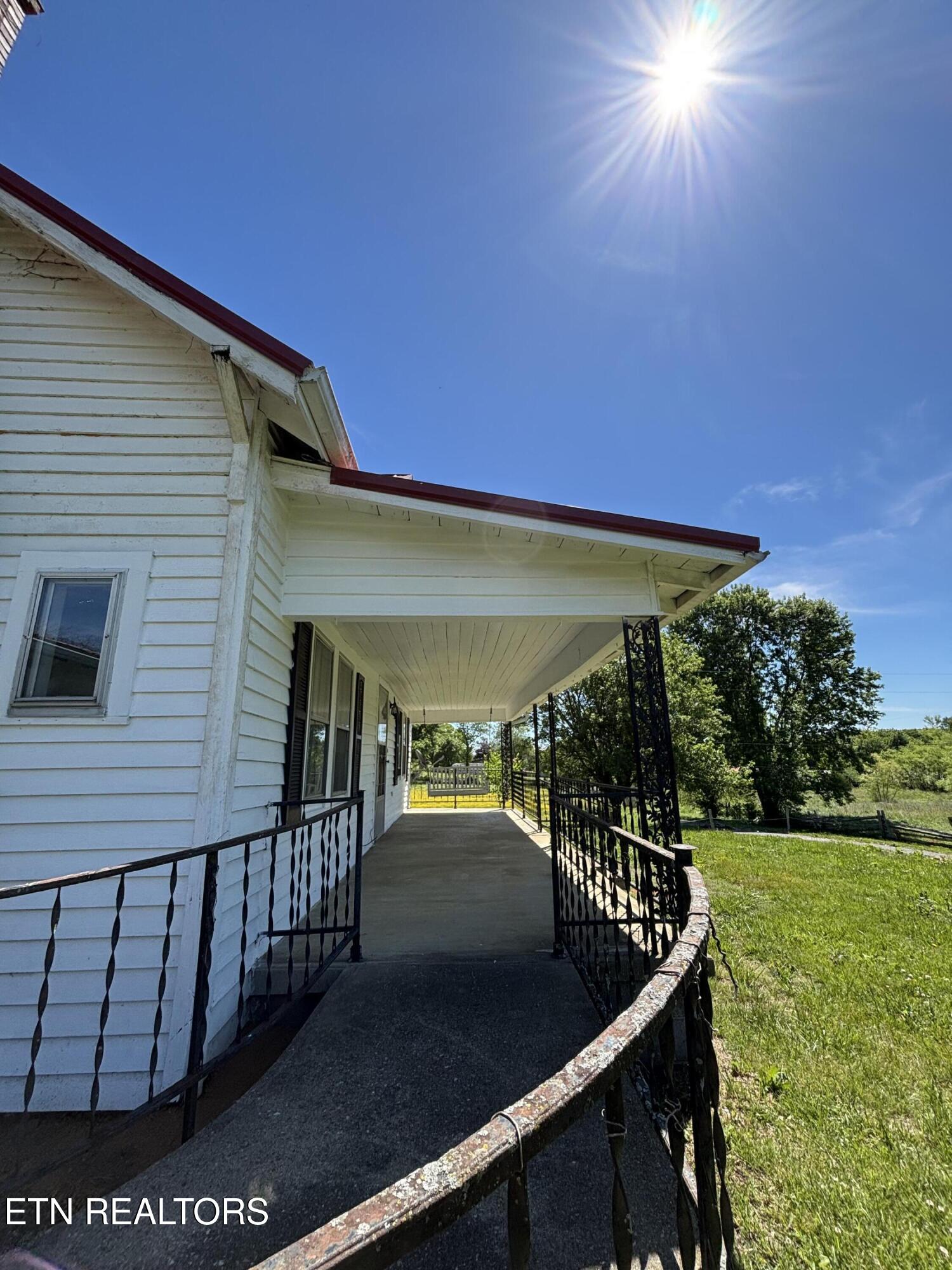516 Thomas Road Speedwell, TN 37870 - Photo 6 of 37 IMG_8114