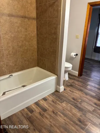 $379,900 | 516 Thomas Road, Speedwell, TN 37870