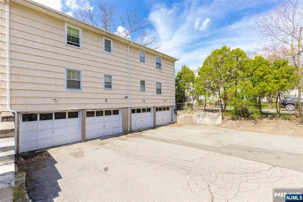 $2,300 | 56 Church Street, Unit 1, Ramsey, NJ 07446