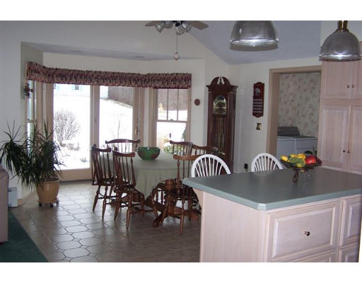 79 Little Mugget Road Charlton, MA 01507 - Photo 4 of 13 Gallery Image 4