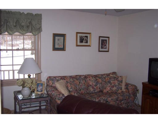 79 Little Mugget Road Charlton, MA 01507 - Photo 6 of 13 Gallery Image 6
