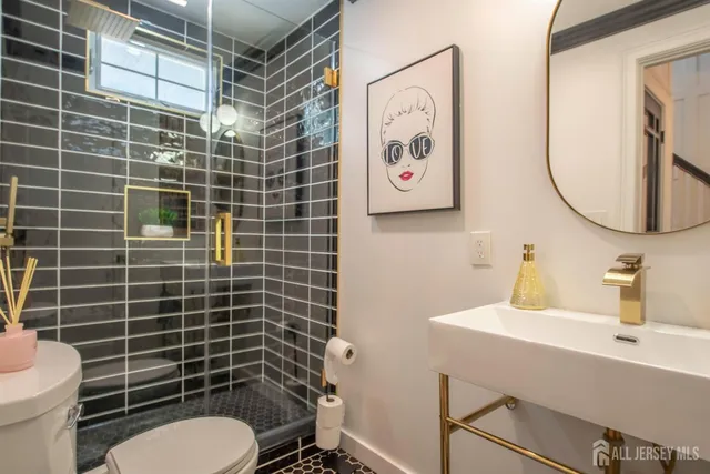 $799,900 | 10 North 8th Avenue, Highland Park, NJ 08904